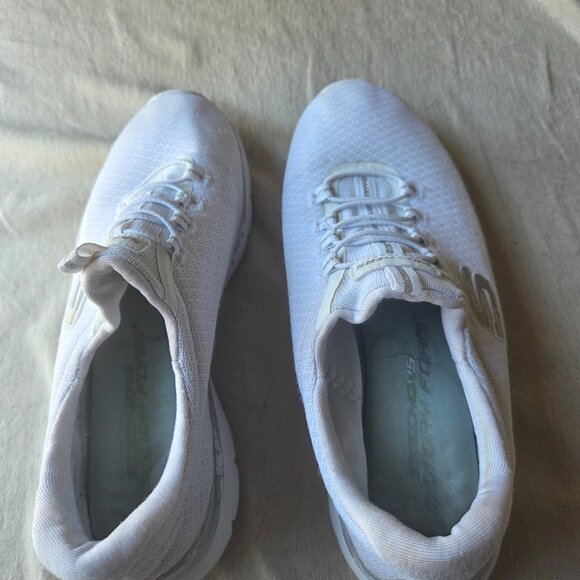 White Skechers Womens Sneakers Size 7 - Picture 6 of 6